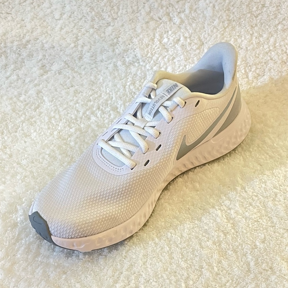 Nike Revolution 5 Sneakers Running Shoes Lace White Pure Platinum Mesh Unisex - Picture 2 of 15